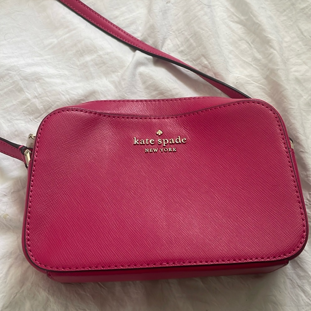 Hot pink brand new Kate Spade purse. Never used.
